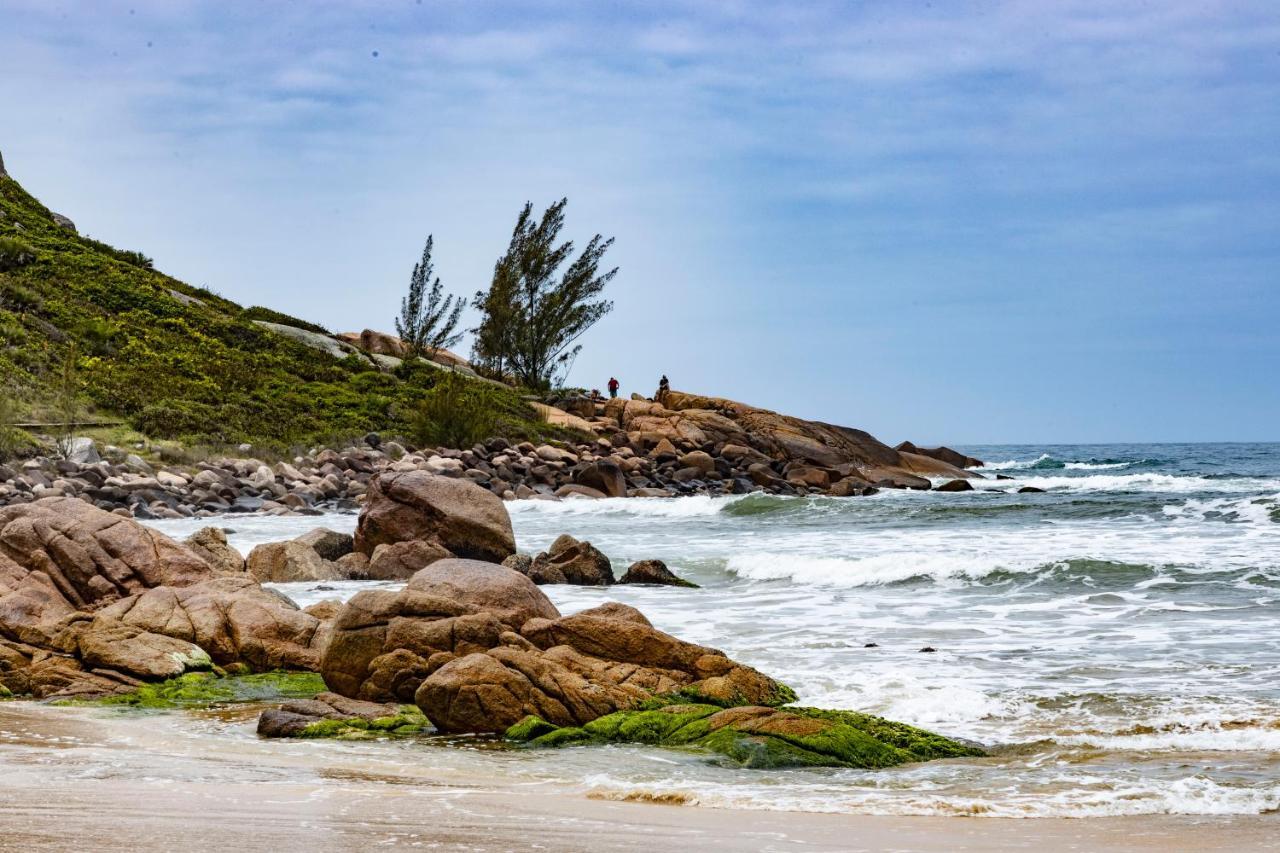 فيلا إيمبيتوبافي Rosa Lofts - Praia Do Rosa المظهر الخارجي الصورة